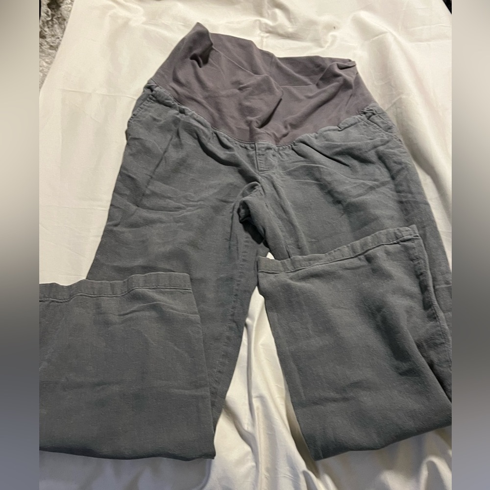 Maternity Gray Pull-On Pants 2 back pockets - Size M. Medium